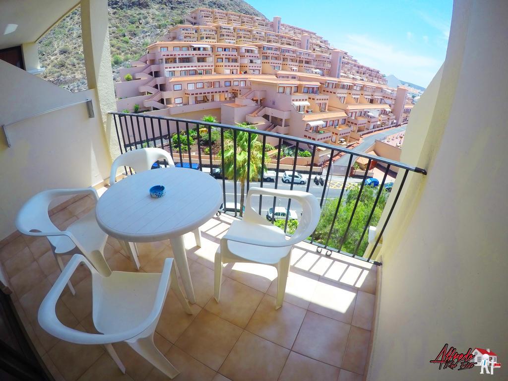 Castle Harbour Aparthotel Los Cristianos  Exterior foto