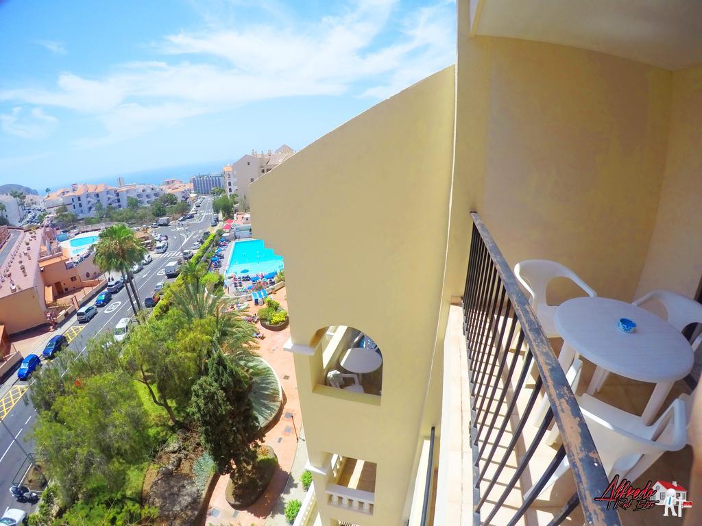 Castle Harbour Aparthotel Los Cristianos  Exterior foto
