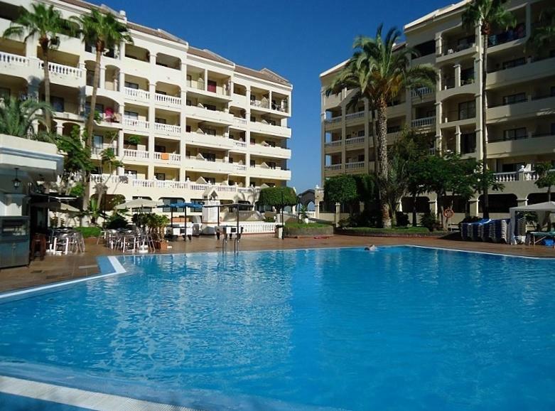 Castle Harbour Aparthotel Los Cristianos  Exterior foto